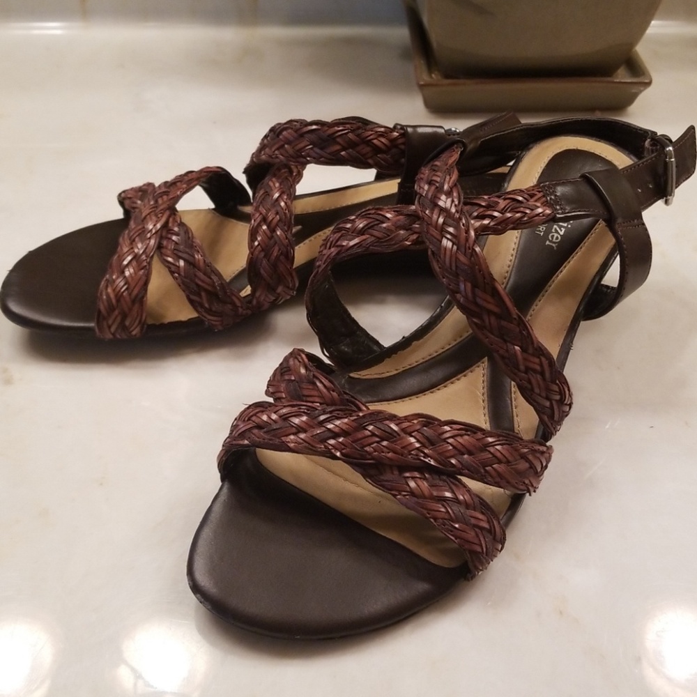 Naturalizer  brown sandals